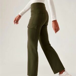 Athleta Delancey Straight Cargo Pant size Small Aspen Olive